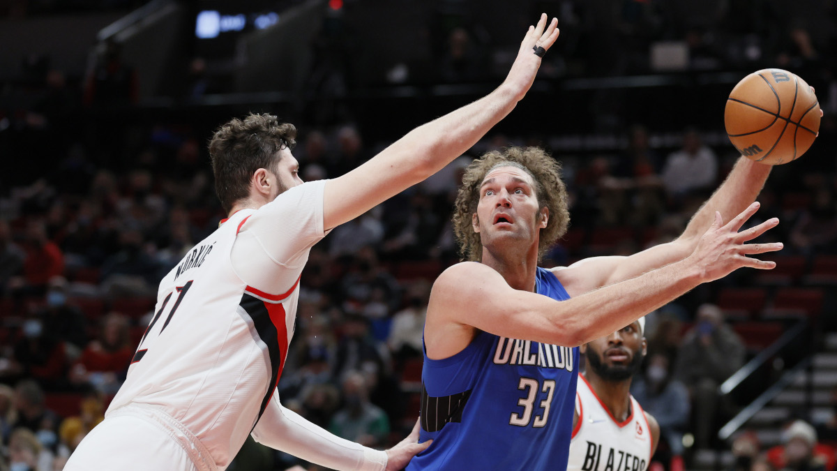 Robin Lopez won't lack for destinations if the Orlando Magic make him part of the NBA buyout market.