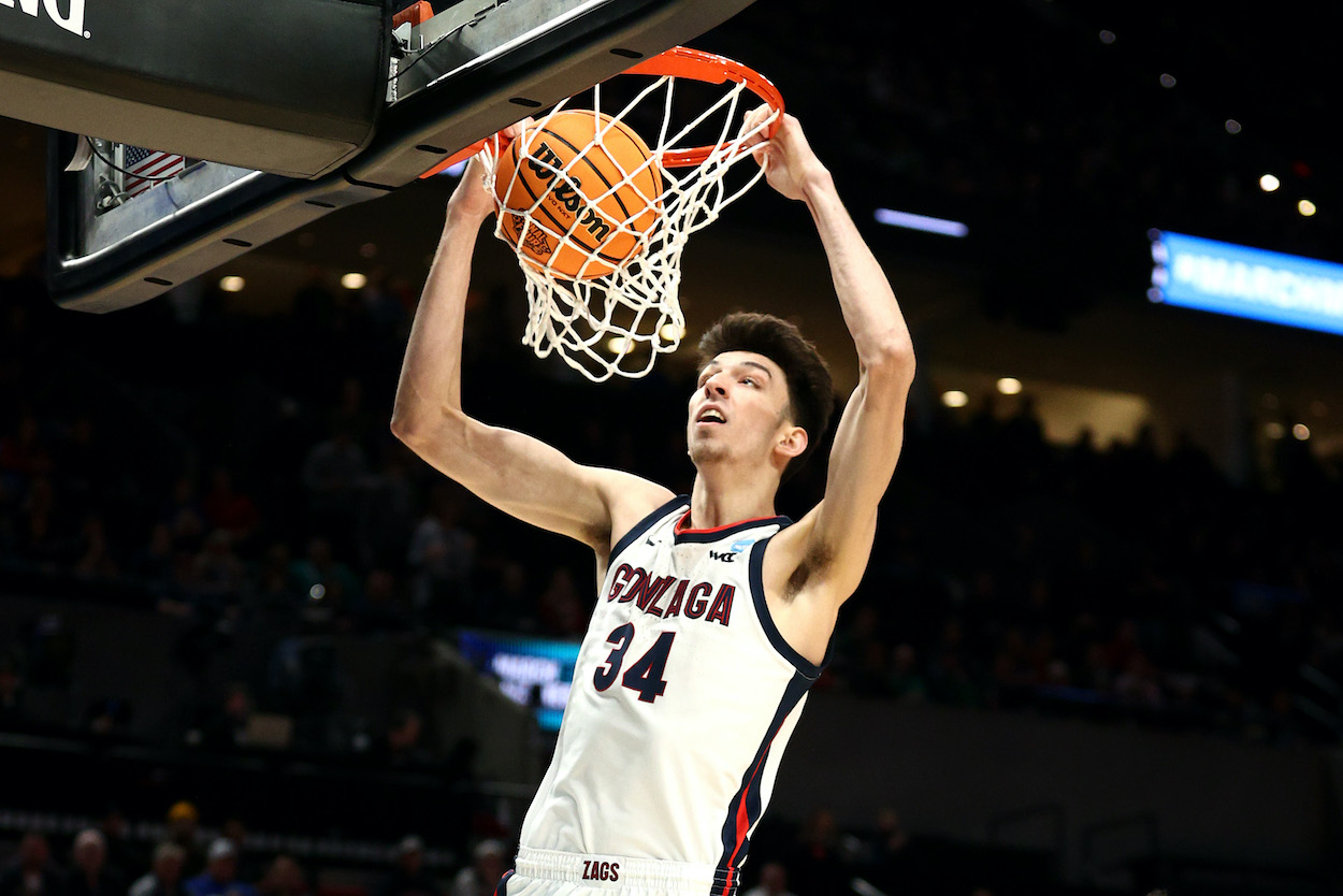 How Tall Is Gonzaga Big Man Chet Holmgren and How Much Does He Weigh?