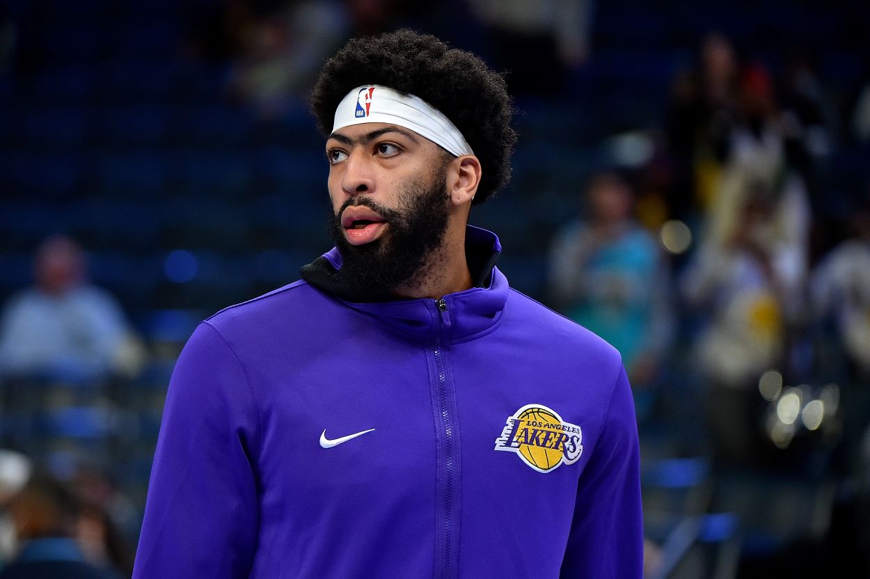 Lakers forward Anthony Davis prepares to play an NBA game.