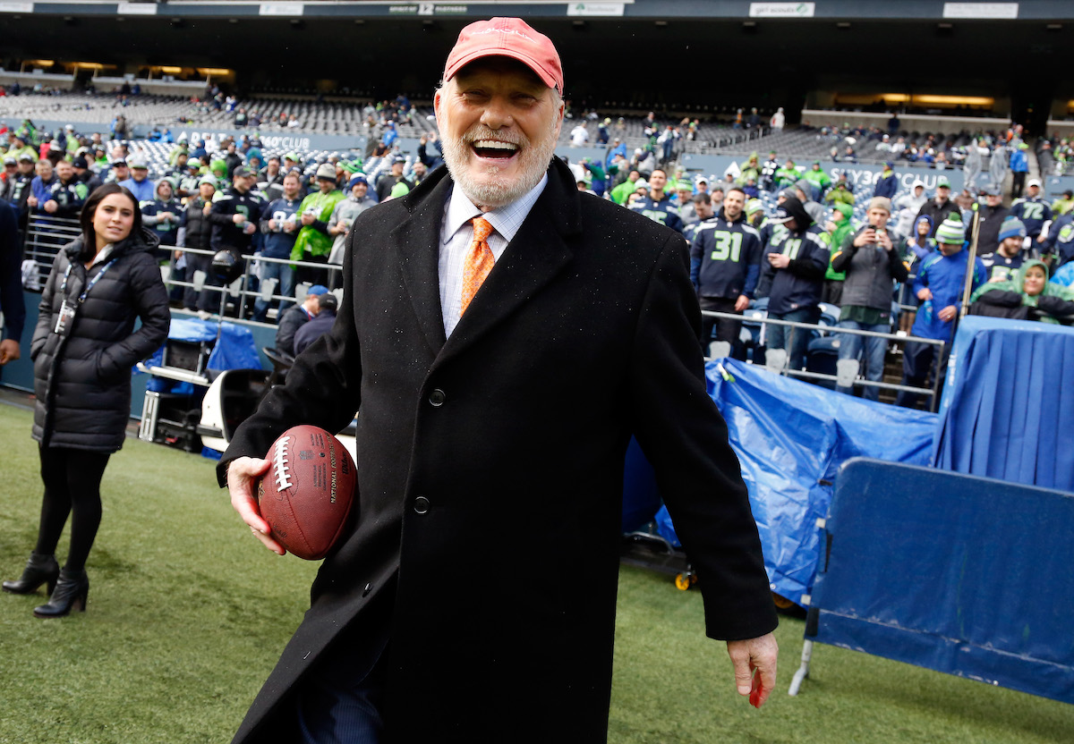Hall of Fame quarterback Terry Bradshaw laughs on the sideline of a Pittsburgh Steelers game in 2015