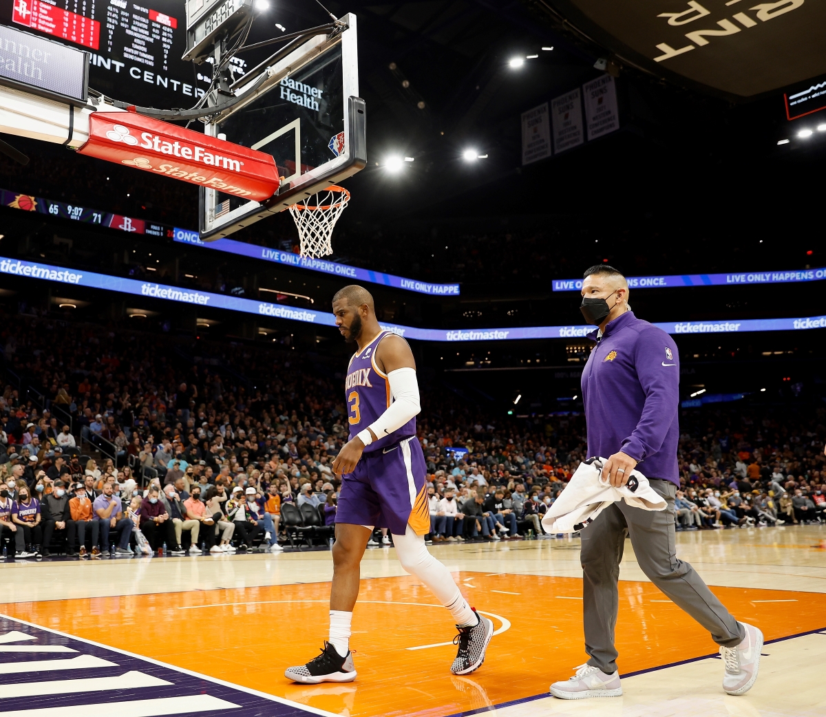 Why isn't Chris Paul playing for the Phoenix Suns?