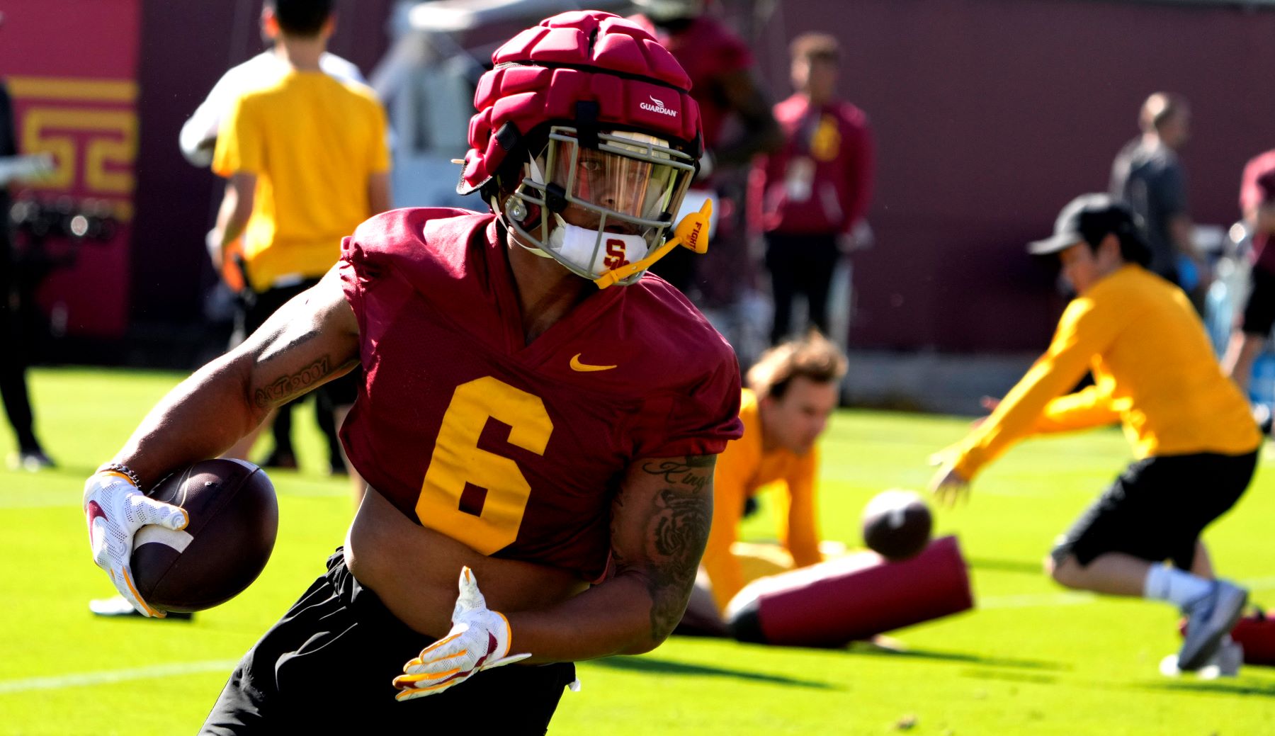 USC Trojans college football spring training practice under head coach Lincoln Riley
