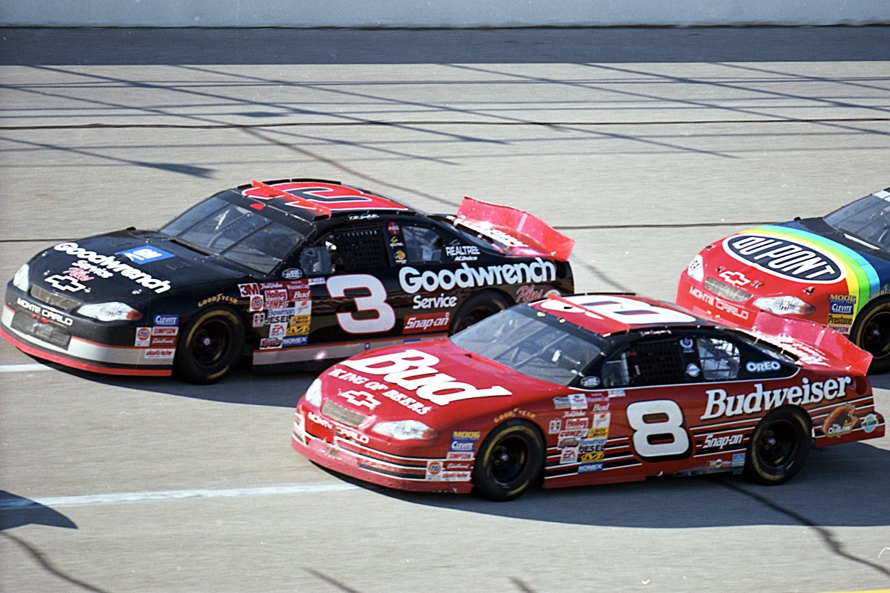 Dale Earnhardt Sr. ahead of Dale Earnhardt Jr. and Jeff Gordon at Talladega Superspeedway in October 2000