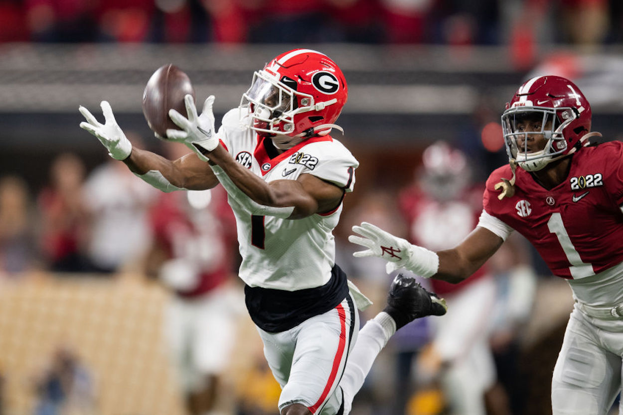 Georgia's George Pickens catches a pass.