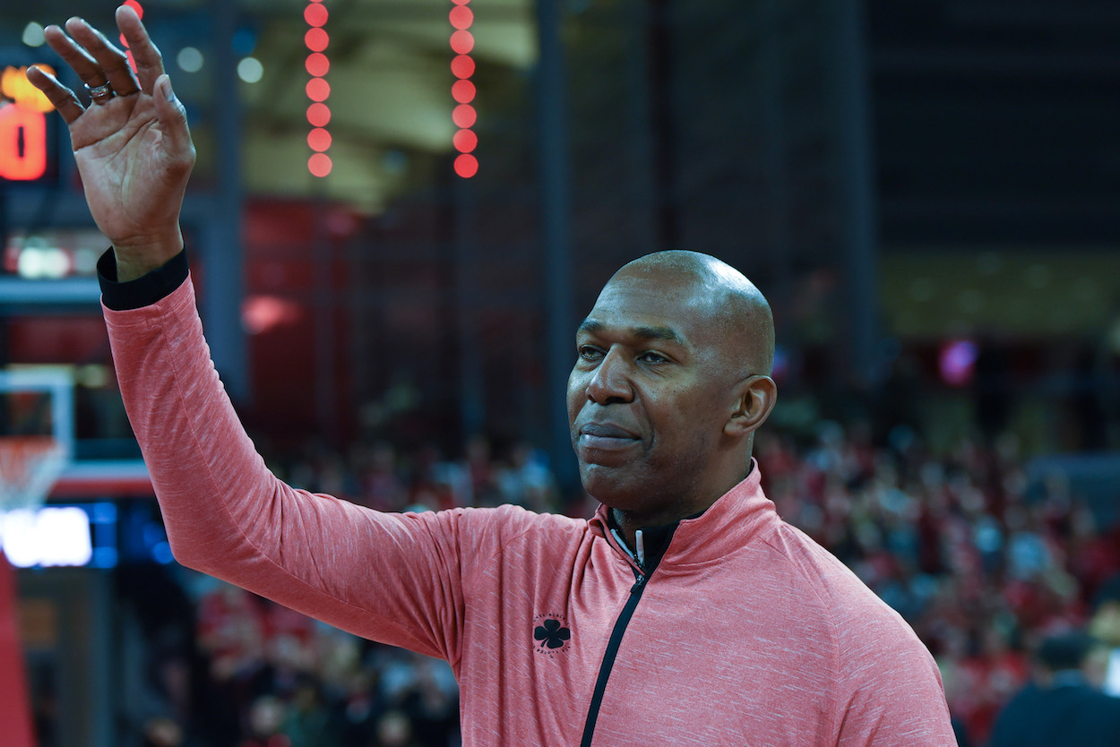 Thurl Bailey waves to the crowd.