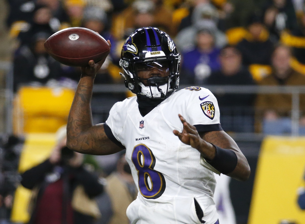 Lamar Jackson prepares to throw