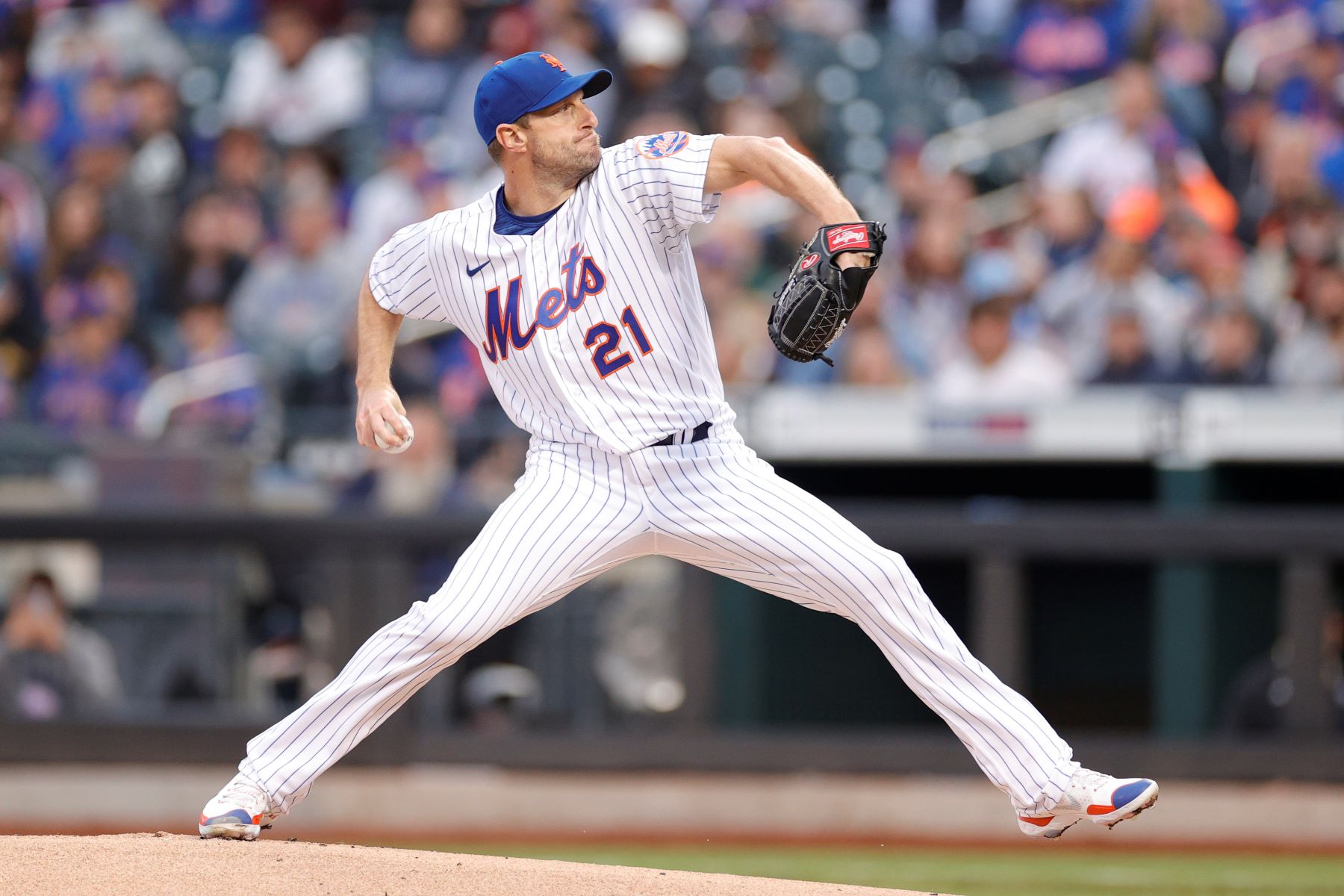 Max Scherzer #21 of the New York Mets pitching during an MLB game against the Philadelphia Phillies at Citi Field