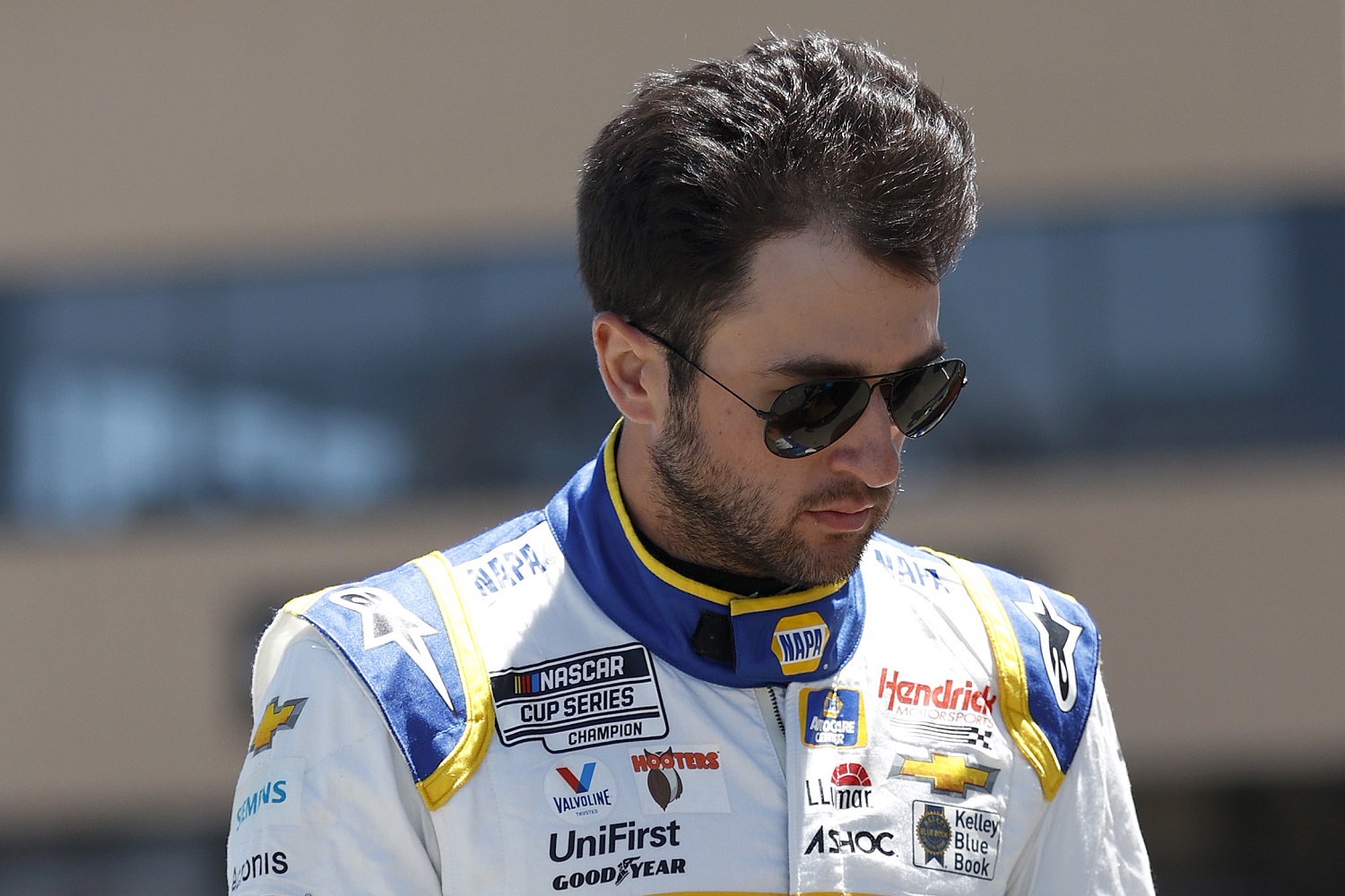 Chase Elliott’s Pit Crew Is Back to Hurting Him, and It Was Contagious for Kyle Larson, Too