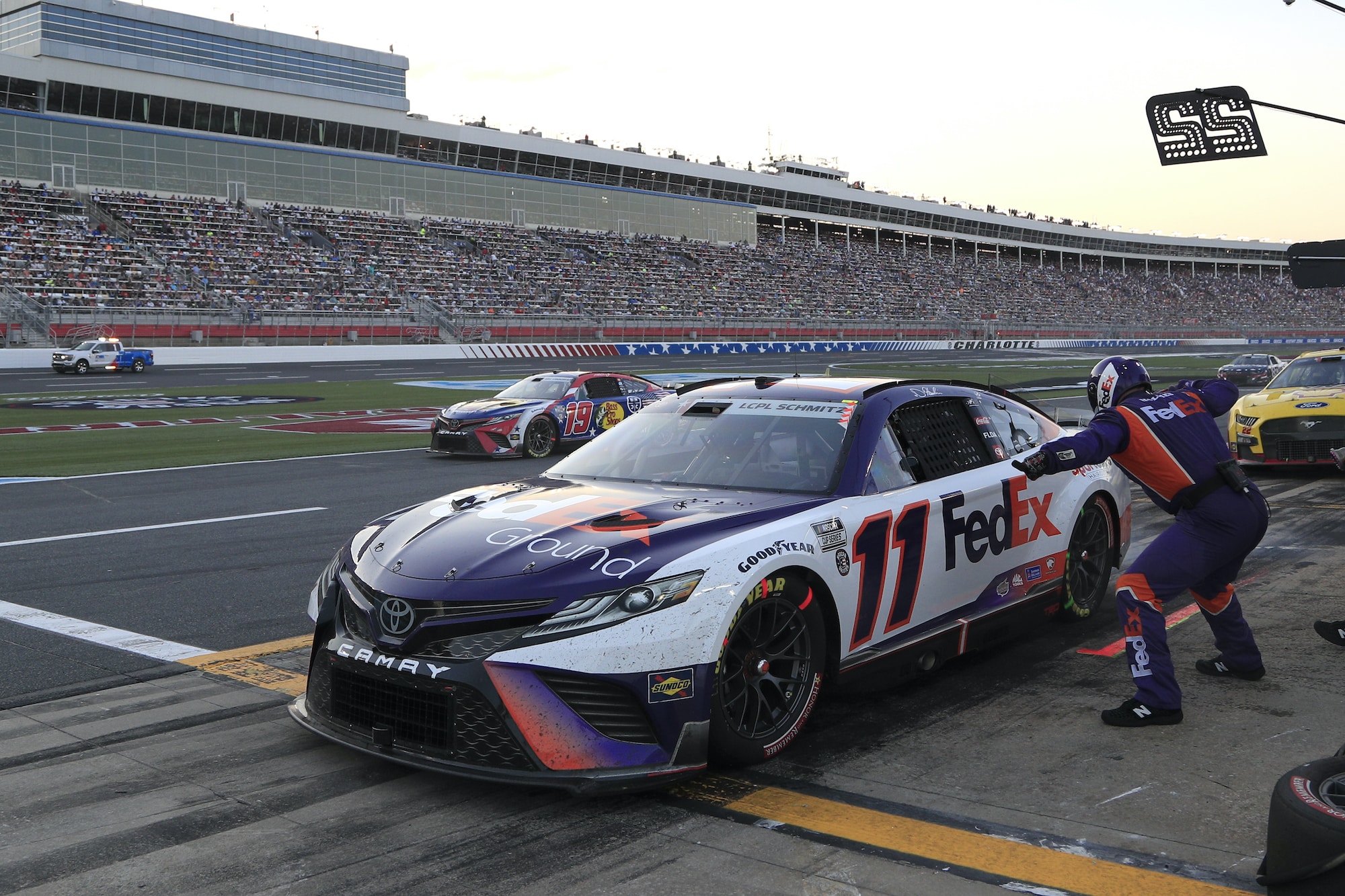 Denny Hamlin pit stop