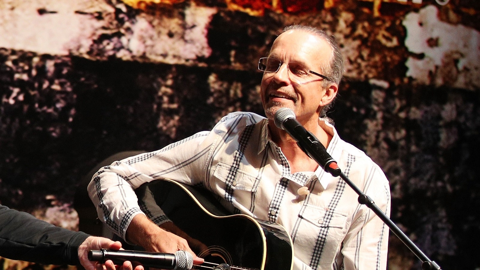 Emcee Kyle Petty, during the Texas Motor Speedway Fandango event on April 6, 2017, in Fort Worth, Texas.