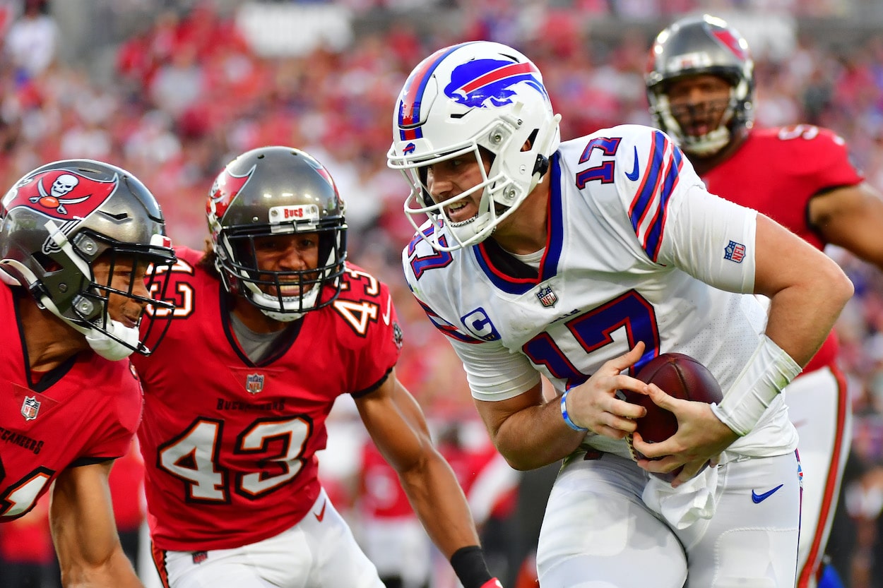 Josh Allen runs the ball against the Buccaneers.