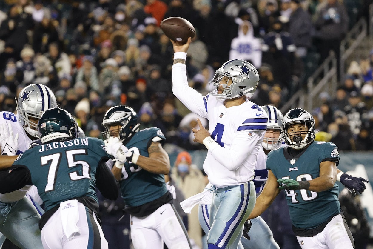 Dak Prescott passes against the Eagles.