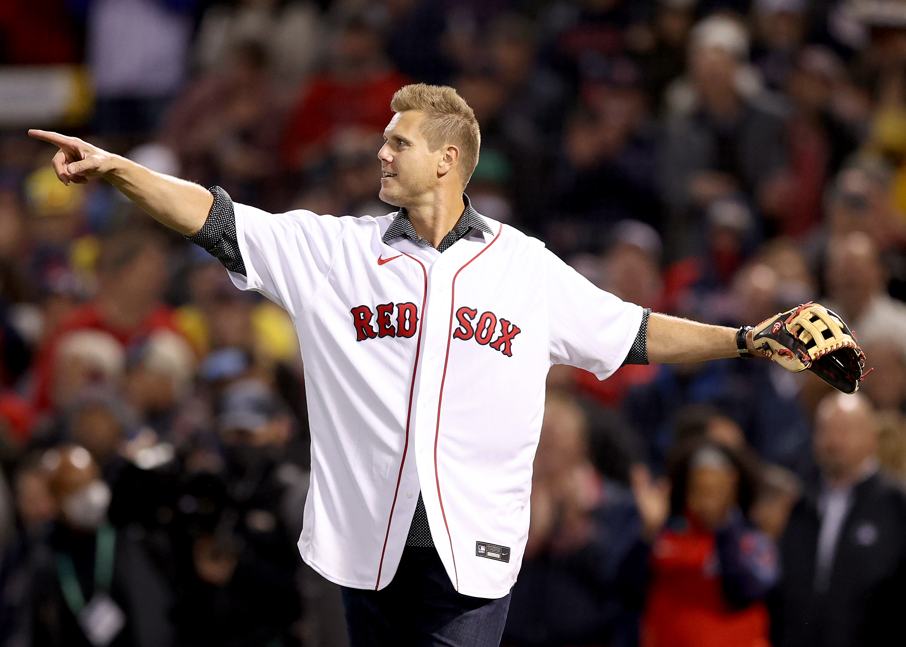 Former Boston Red Sox closing pitcher Jonathan Papelbon throws out the ceremonial first pitch prior to Game 3 of the American League Championship Series against the Houston Astros.