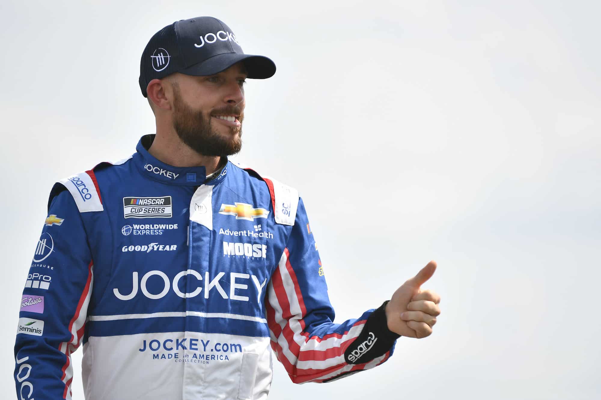 Ross Chastain waves to crowd