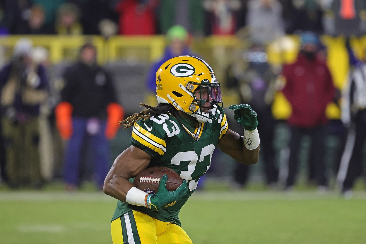 Aaron Jones during a Packers-Vikings matchup in January 2022
