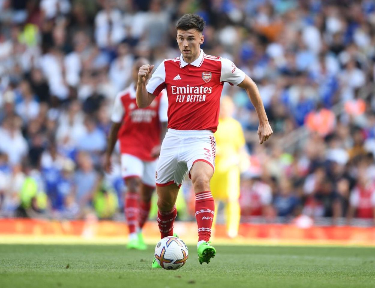 Arsenal left-backKieran Tierney dribbles the ball during a Premier League match.