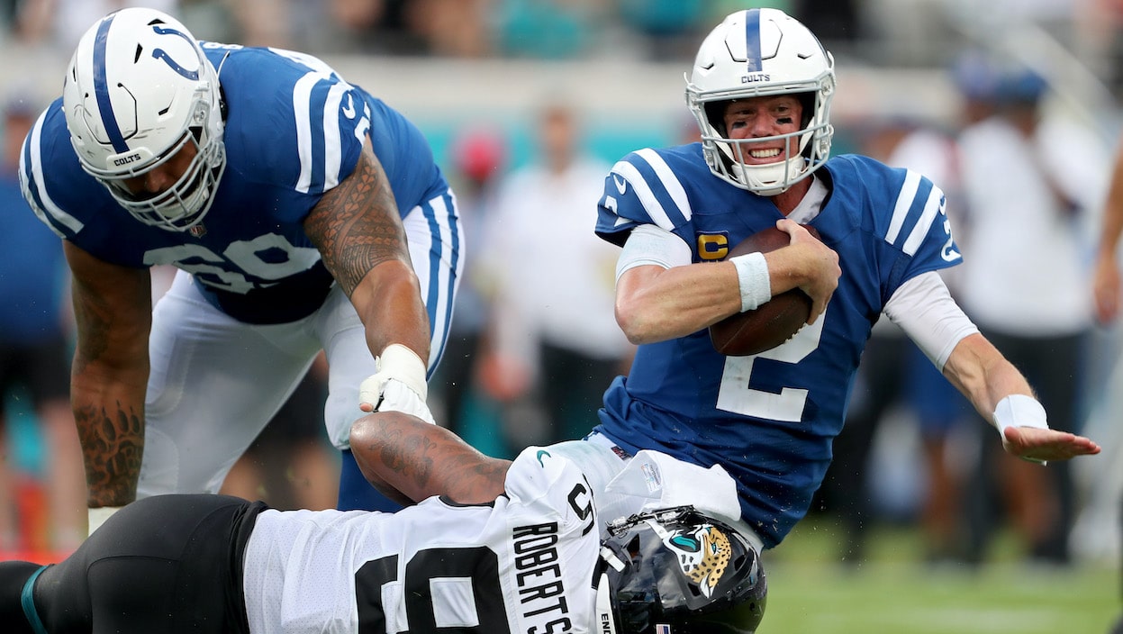 Roy Robertson-Harris of the Jacksonville Jaguars tackles Matt Ryan of the Indianapolis Colts.