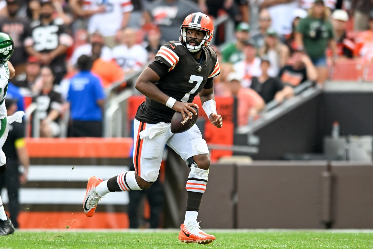 Jacoby Brissett rolls out against the Jets.