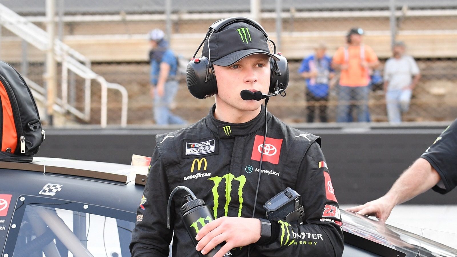 Ty Gibbs looks on during qualifying for the NASCAR Cup Series Playoff Bass Pro Shops Night Race on Sept. 16, 2022, at Bristol Motor Speedway. | Jeffrey Vest/Icon Sportswire via Getty Images