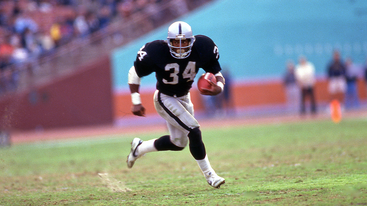 Bo Jackson of the Los Angeles Raiders circa 1988.