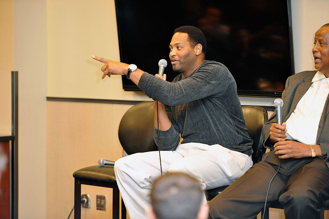 Robert Horry fields a question during a 2015 Q+A session.