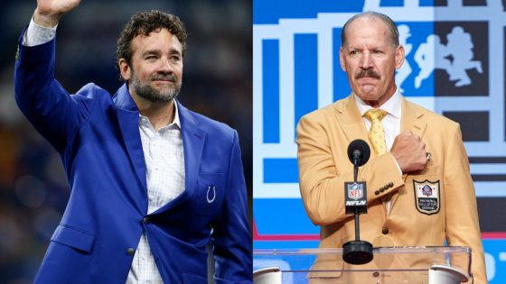 (L-R) Indianapolis Colts interim head coach Jeff Saturday and former Pittsburgh Steelers head coach Bill Cowher