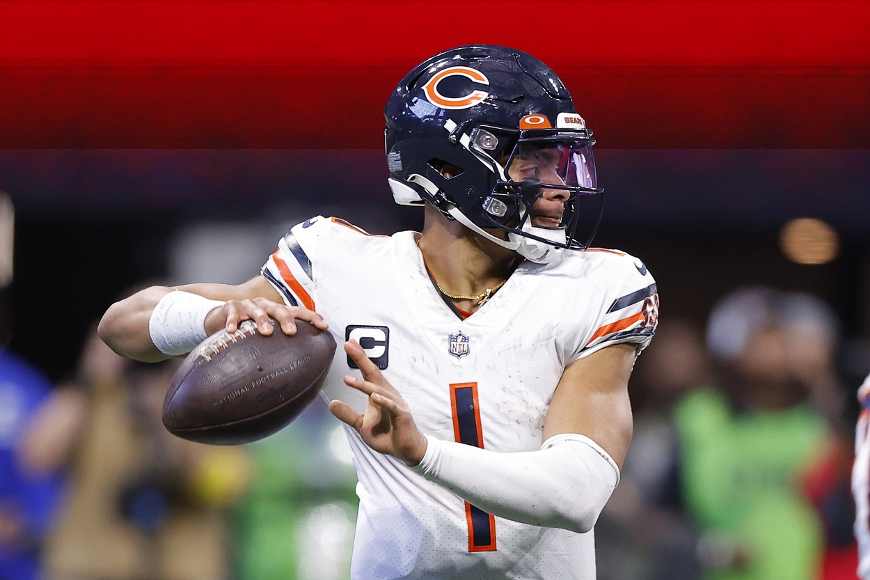 Justin Fields during a Bears-Falcons matchup in November 2022