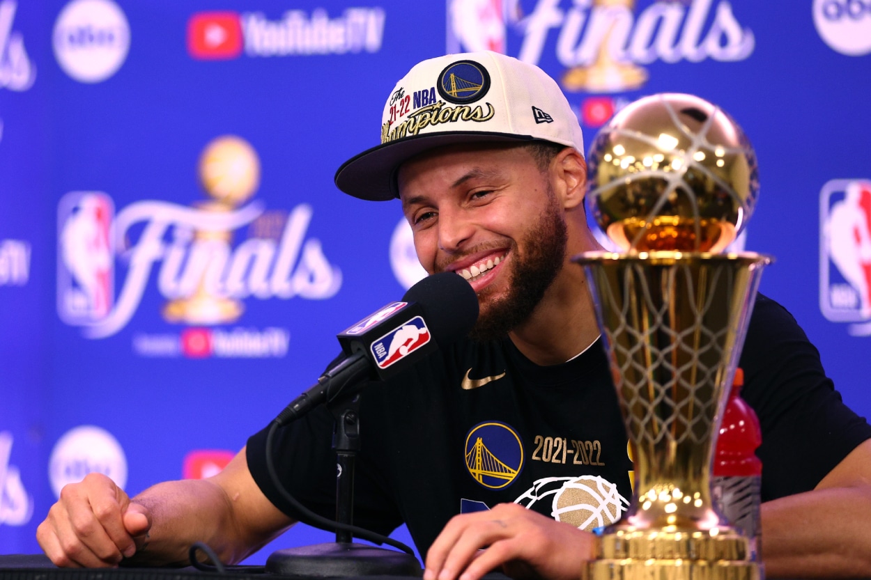 Stephen Curry of the Golden State Warriors speaks to the media.