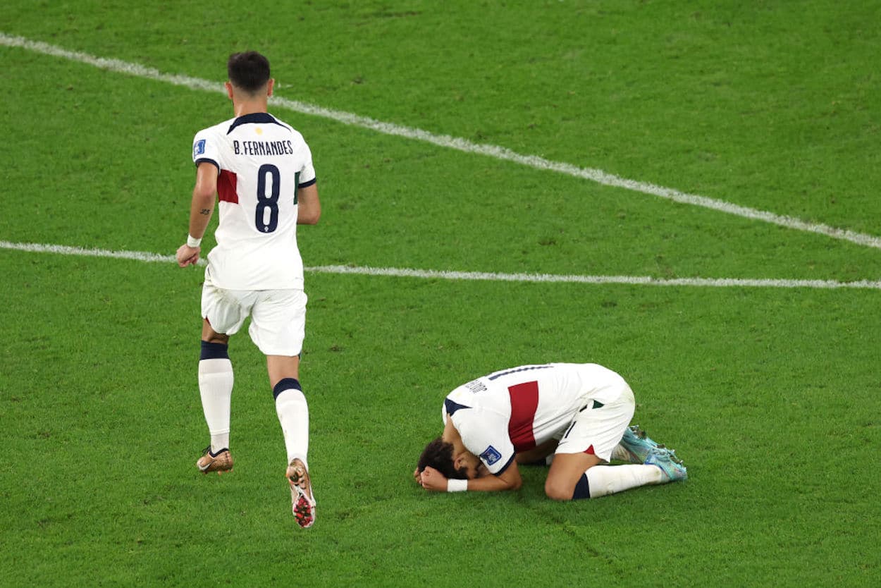 Bruno Fernandes (L) during Portugal's World Cup.