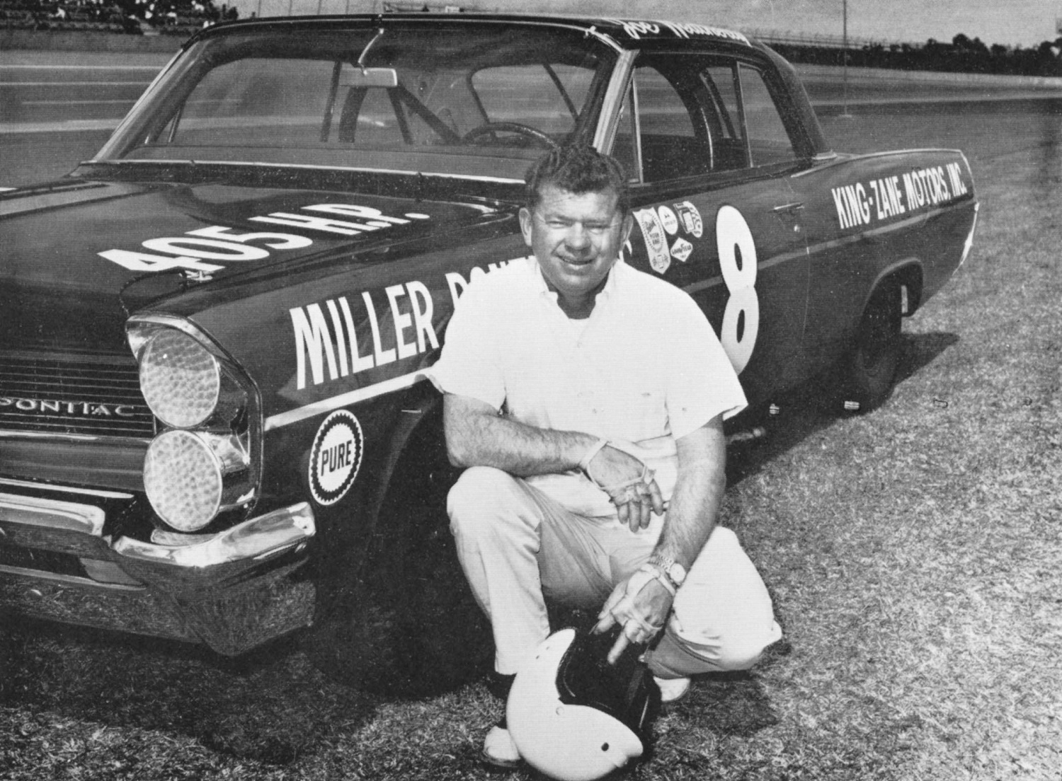 Joe Weatherly began the 1963 NASCAR season campaigning Pontiacs, until GM cut back participation in racing. Car owner Bud Moore switched to Mercury products by midseason. | ISC Archives/CQ-Roll Call Group via Getty Images