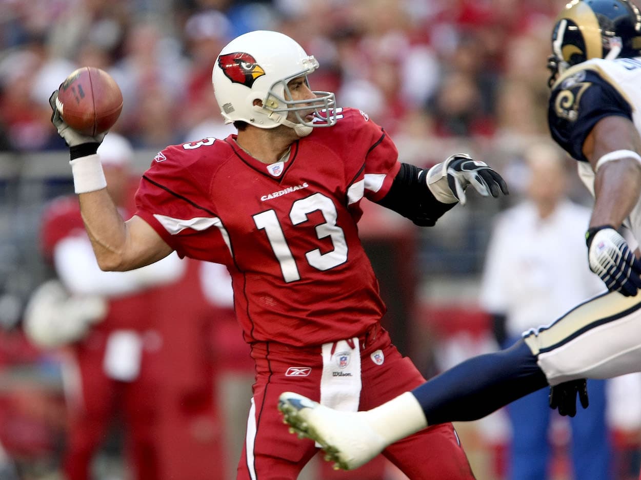 Kurt Warner prepares to throw for the Arizona Cardinals during the 2007 NFL season