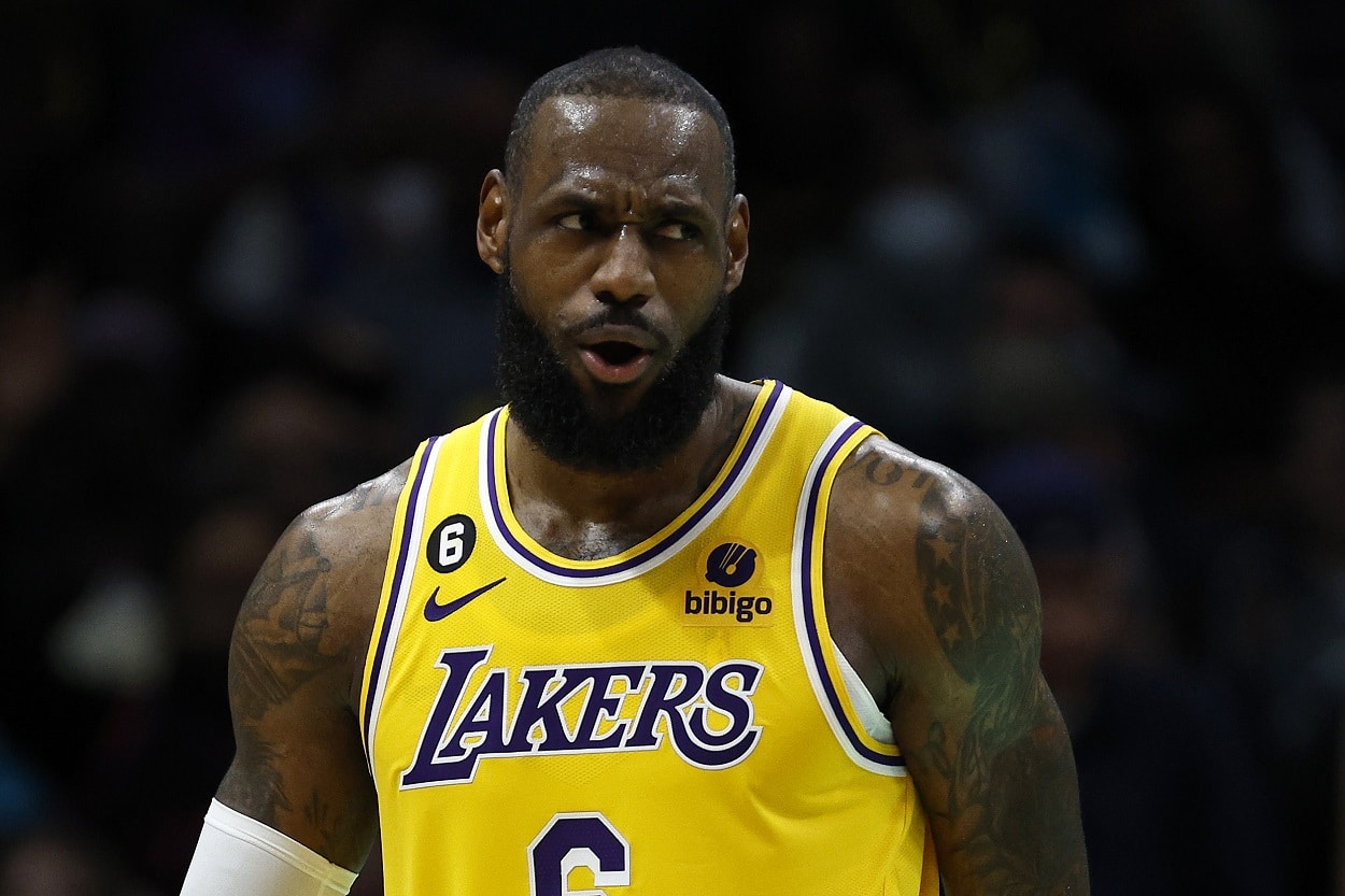 Lakers Ride LeBron Scoring Burst to Outlast Hornets