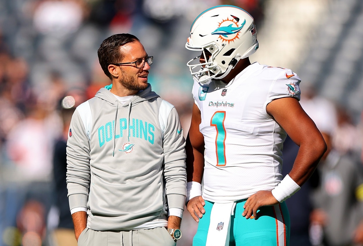 Mike McDaniel and Tua Tagovailoa during a Dolphins-Bears matchup in November 2022