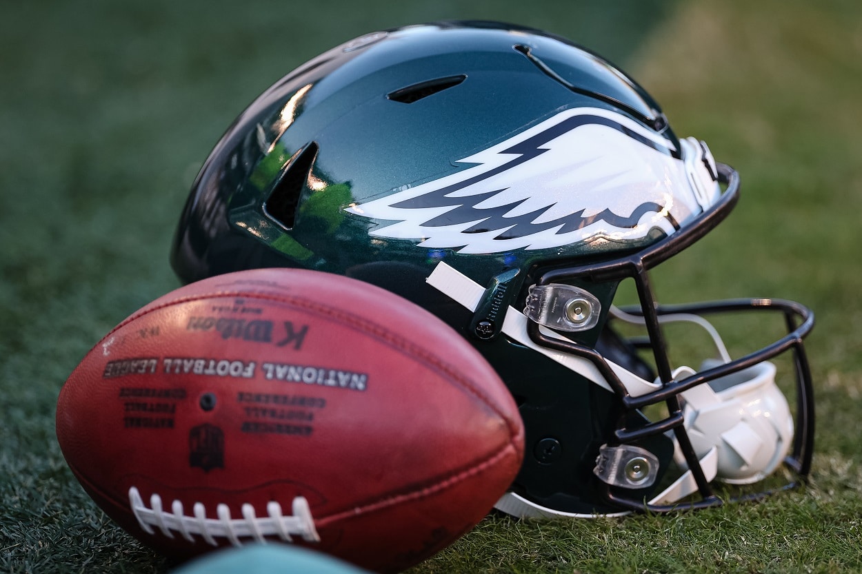 Philadelphia Eagles helmet