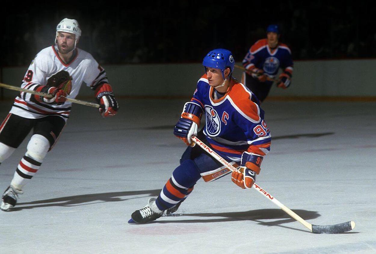 Wayne Gretzky (R) during his time with the Edmonton Oilers.