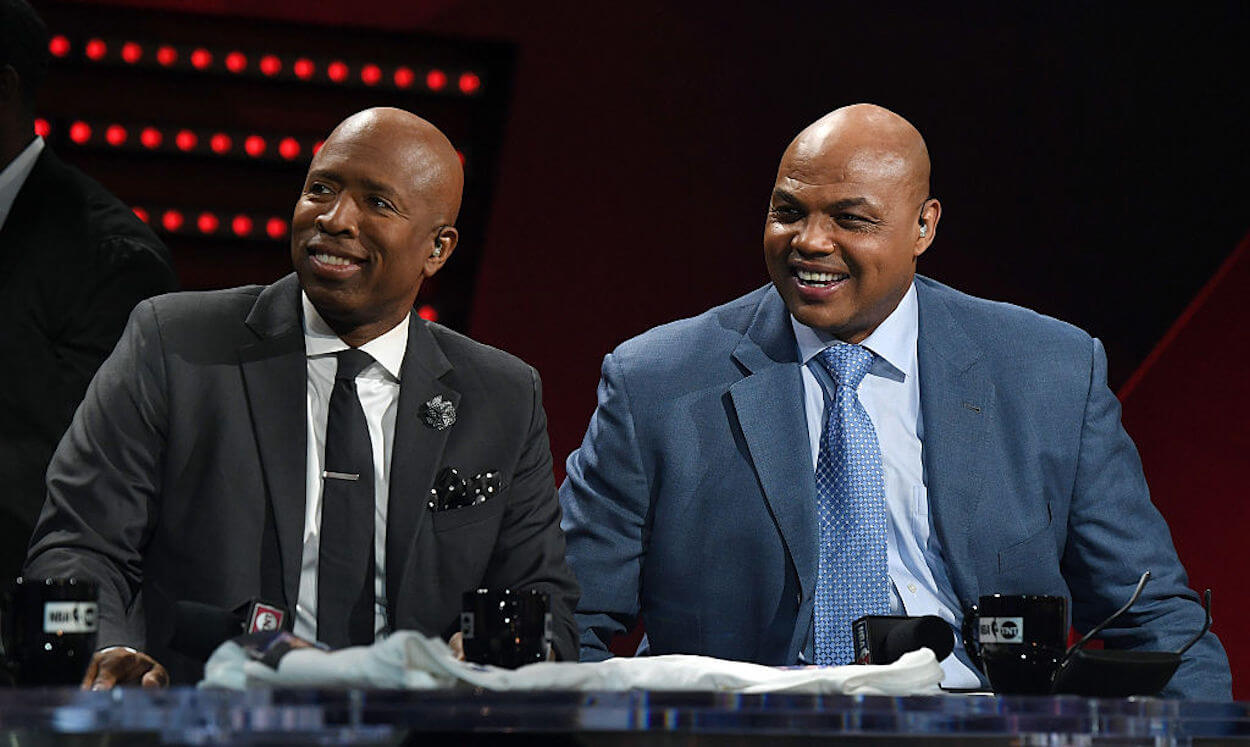 Kenny Smith (L) and Charles Barkley (R) working for TNT.