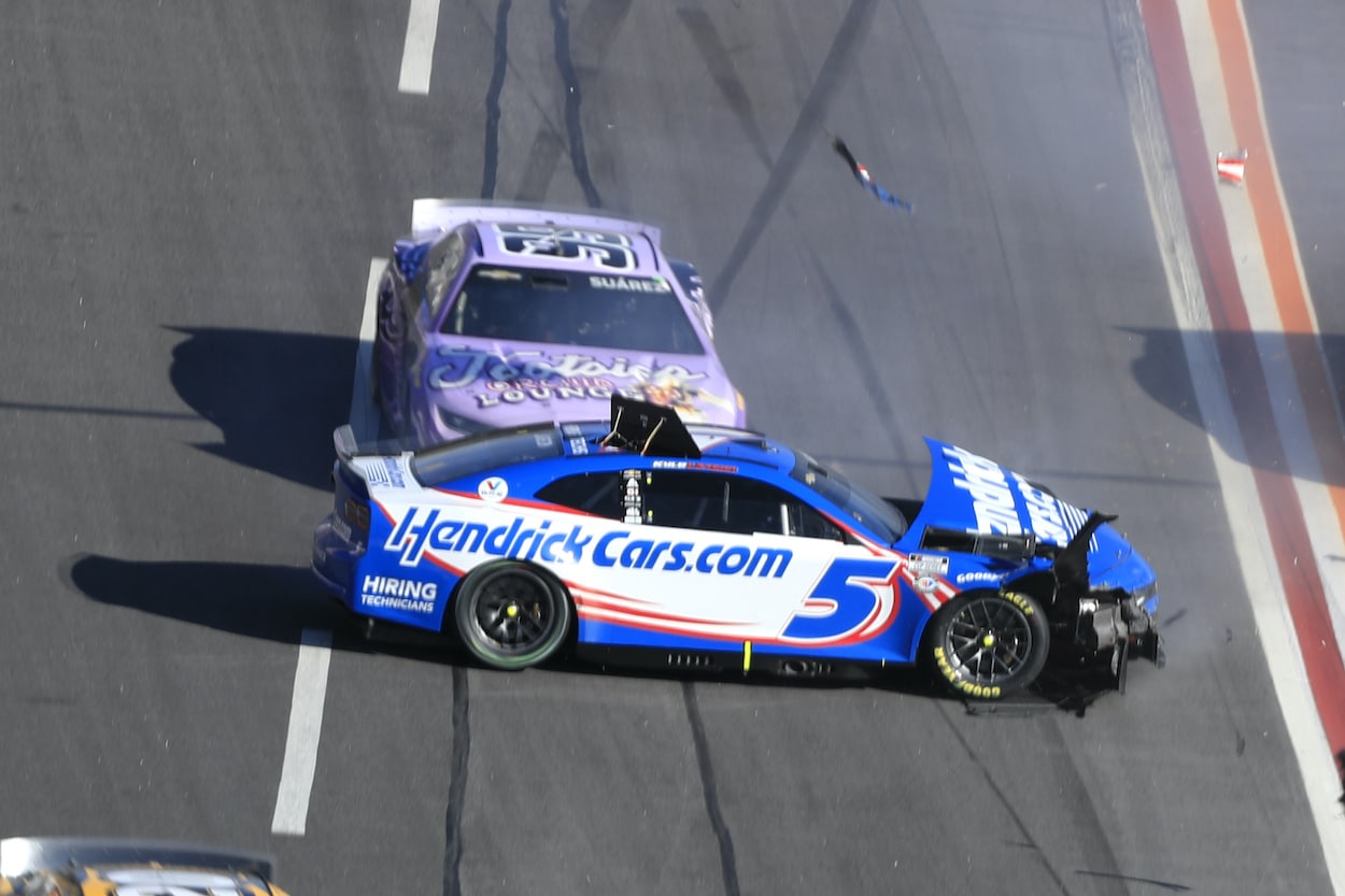 Kyle Larson spins