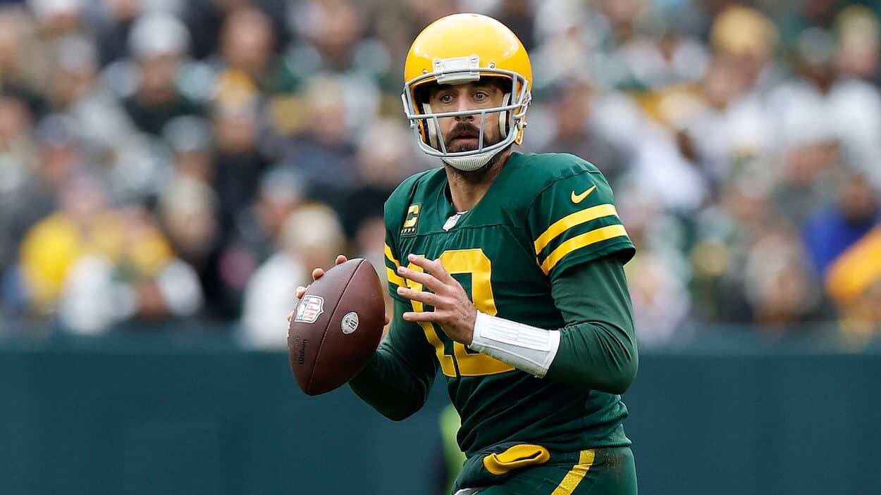 Aaron Rodgers' Jets jersey will be No. 8, not Joe Namath's 12