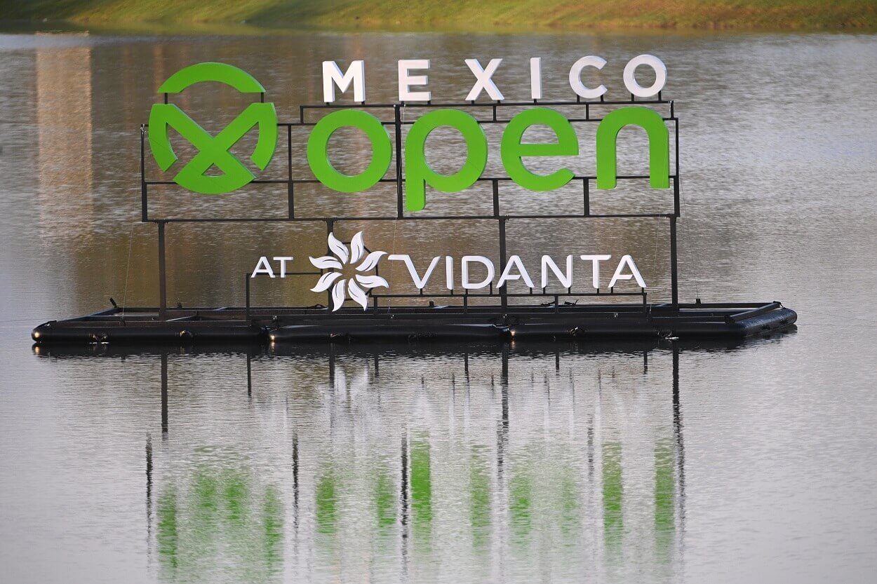Mexico Open signage