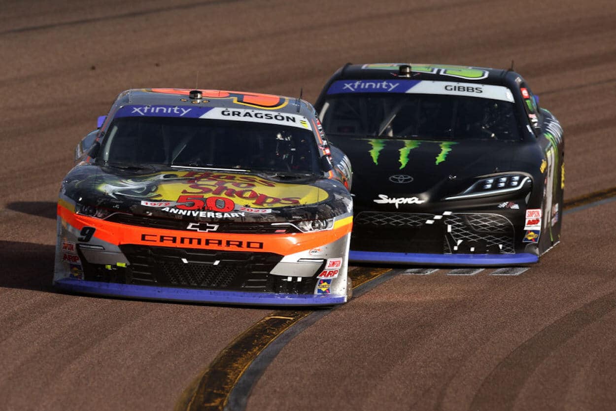 Noah Gragson (L) and Ty Gibbs (R) battle during the 2022 Xfinity Series campaign.