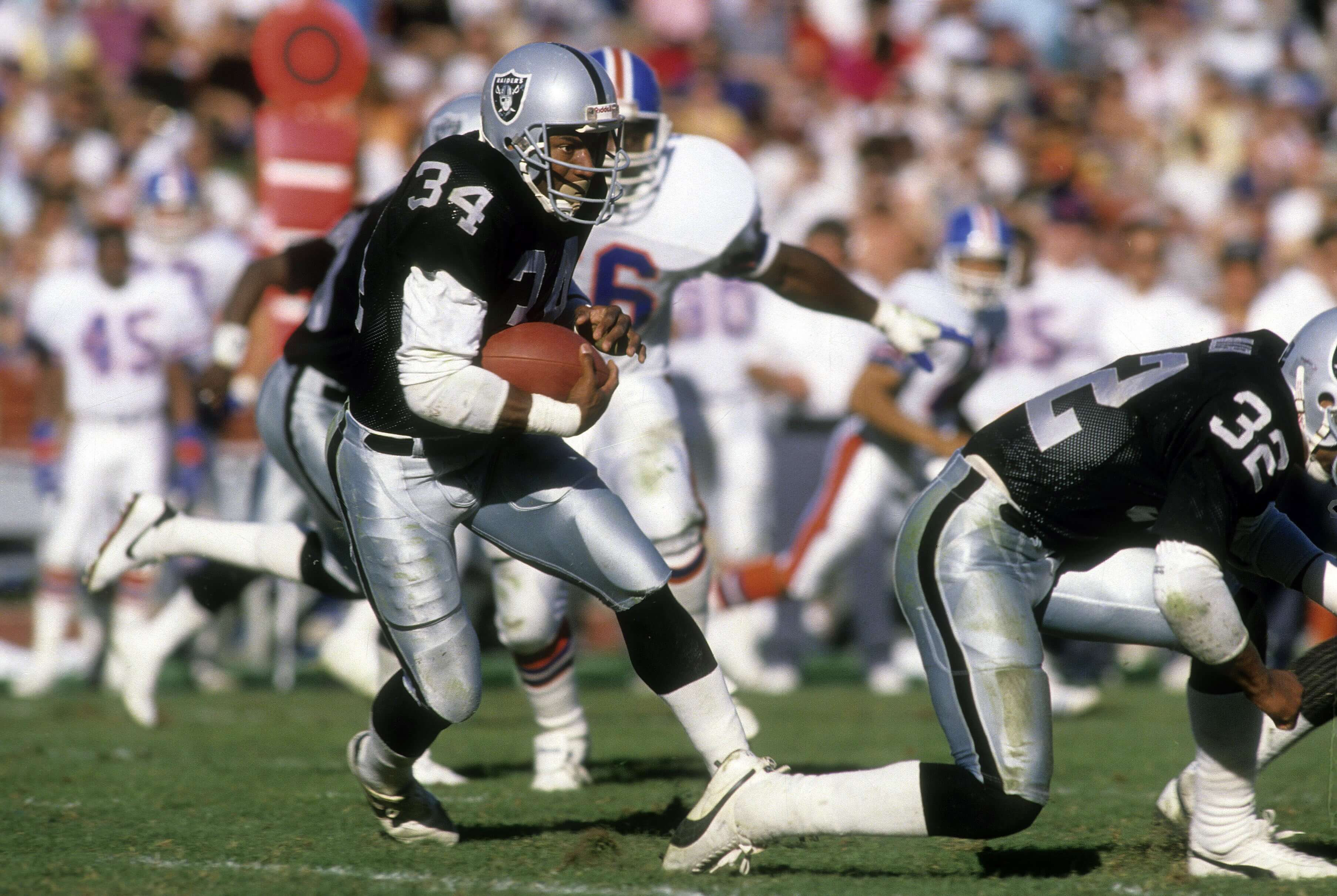 Deion Sanders vs. Bo Jackson: Who Was the Better Two-Sport Athlete?