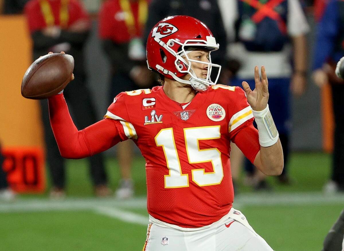 Chiefs quarterback Patrick Mahomes throws a pass in Super Bowl 55