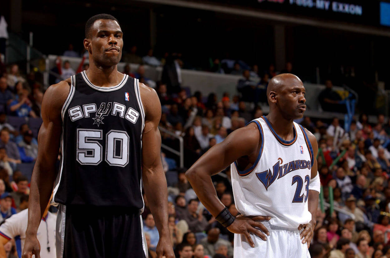 David Robinson (L) and Michael Jordan (R) near the end of their respective NBA careers.
