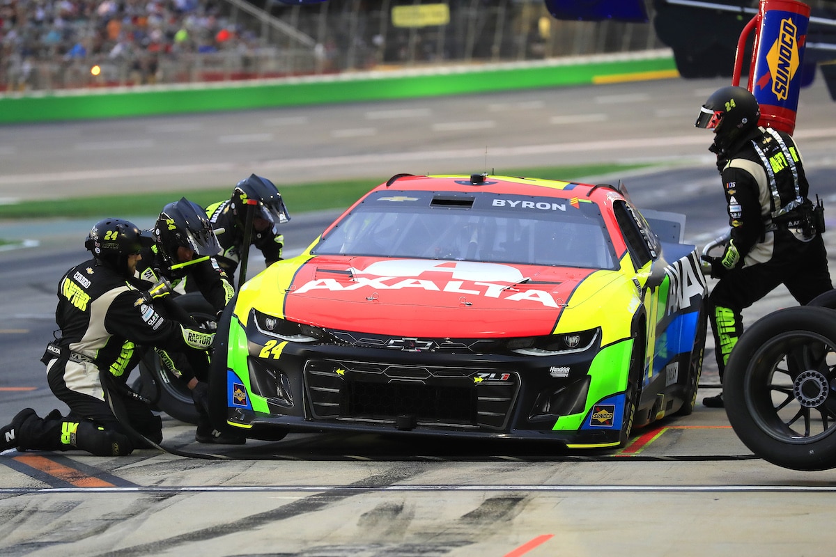 William Byron pits at Atlanta Motor Speedway