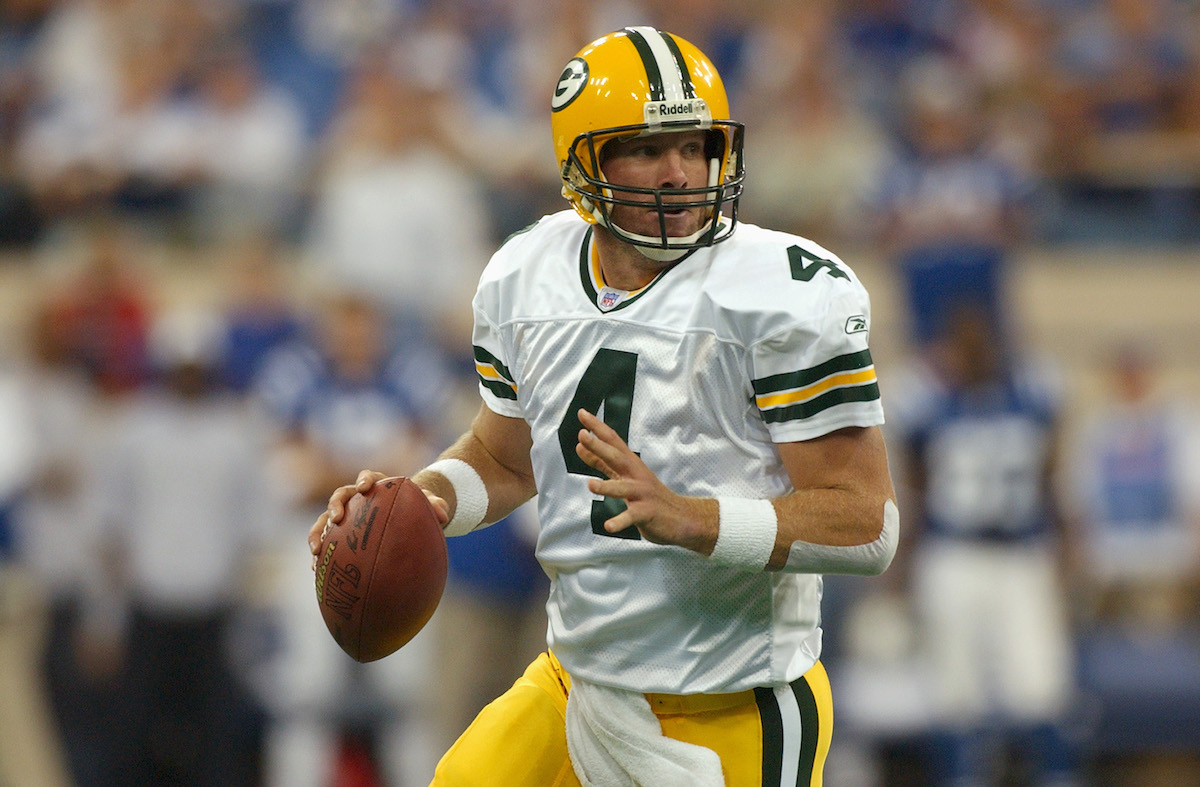 Brett Favre drops back to pass for the Green Bay Packers.