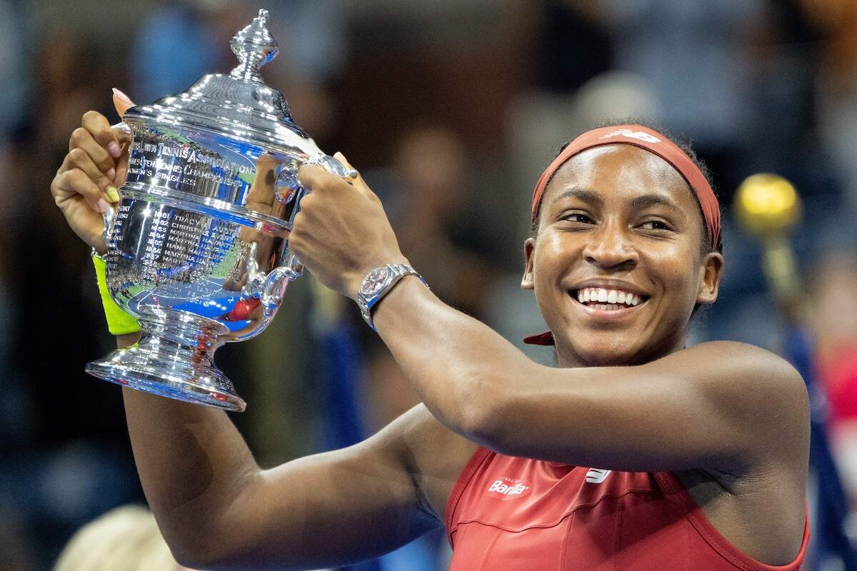 Coco Gauff celebrates during the awarding ceremony for the women's singles at the 2023 U.S. Open