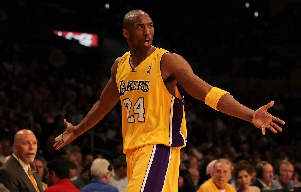 Kobe Bryant yells at a ref after a call