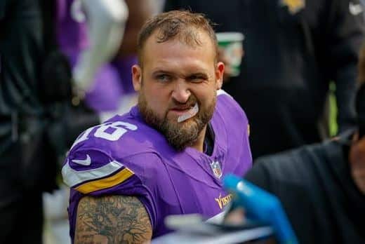 Vikings Re-Sign Veteran OL Dalton Risner to One-Year Deal