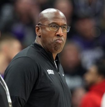 NBA Sacramento Kings Coach Mike Brown Fined $35K For 'Aggressively' Pursuing Official