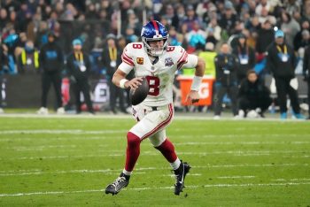 New York Giants quarterback Daniel Jones scrambles.